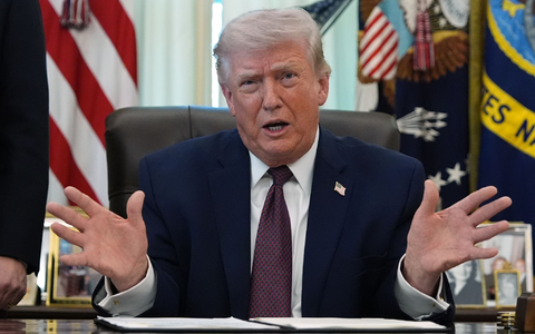 Trump ordnet die Bezahlung der Mitarbeiter des Heimatschutzministeriums an. (Archivbild) - Foto: Alex Brandon/AP/dpa