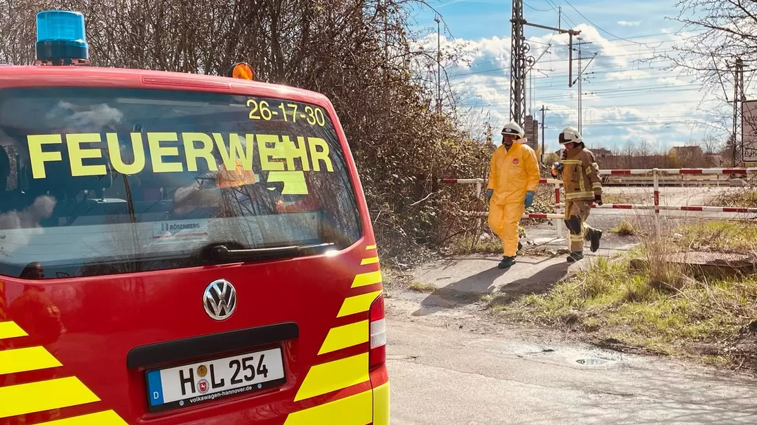 FW Lehrte: Austretendes Kerosin sorgt für Großeinsatz in Lehrte - Bild: presseportal.de