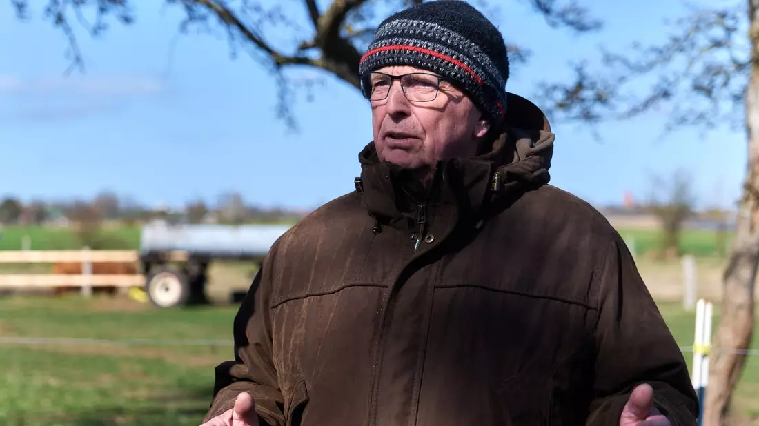 «Die Situation ist für alle beteiligten physisch und psychisch sehr belastend und das Engagement nicht selbstverständlich», sagt Umweltminister Till Backhaus (SPD). - Bild: Marcus Golejewski/dpa