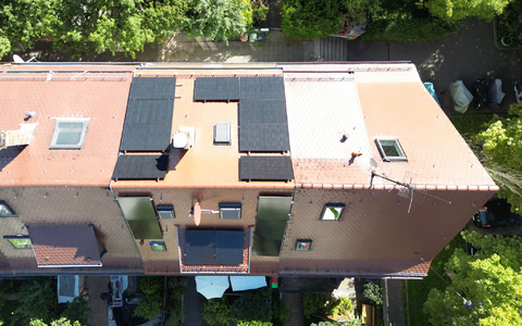 Solarbranche: Ausbau Erneuerbarer Energien ist Bürgerwille - Foto: Bernd Weißbrod/dpa Solarbranche: Ausbau Erneuerbarer Energien ist Bürgerwille - Foto: Bernd Weißbrod/dpa