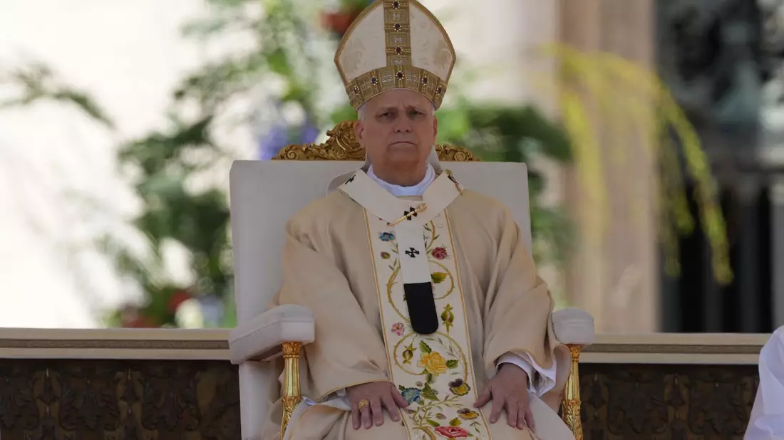 Papst Leo XIV. feiert sein erstes Osterfest im neuen Amt. - Bild: Andrew Medichini/AP/dpa