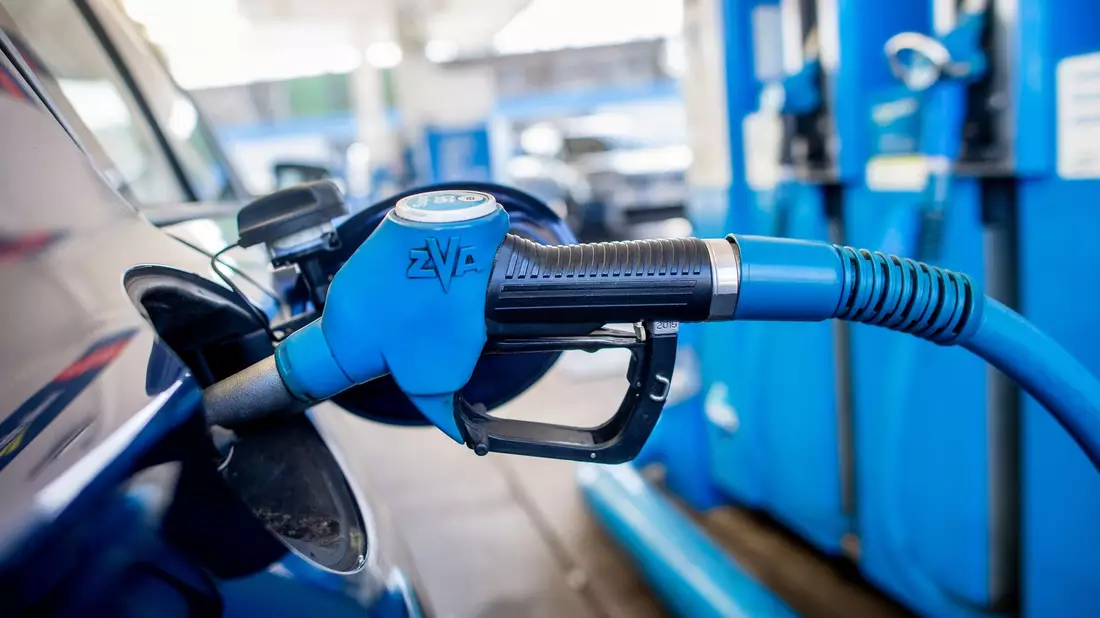 Seit Beginn des Iran-Kriegs gehen die Preise für Benzin und Diesel in Deutschland durch die Decke. (Symbolbild) - Bild: Hauke-Christian Dittrich/dpa