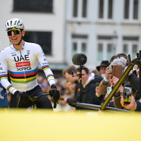 Tadej Pogacar beim Start in Antwerpen. - Foto: David Pintens/Belga/dpa