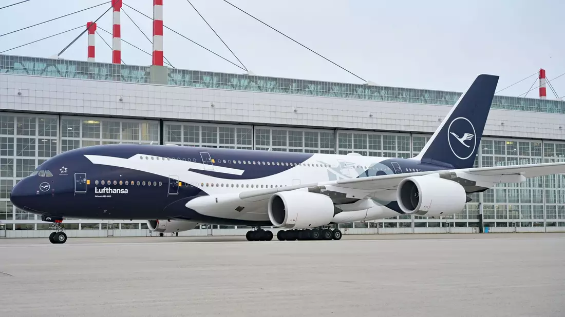 Lufthansa feiert ihr Jubiläum auch mit auffälligen Sonderlackierungen.  - Bild: Malin Wunderlich/dpa