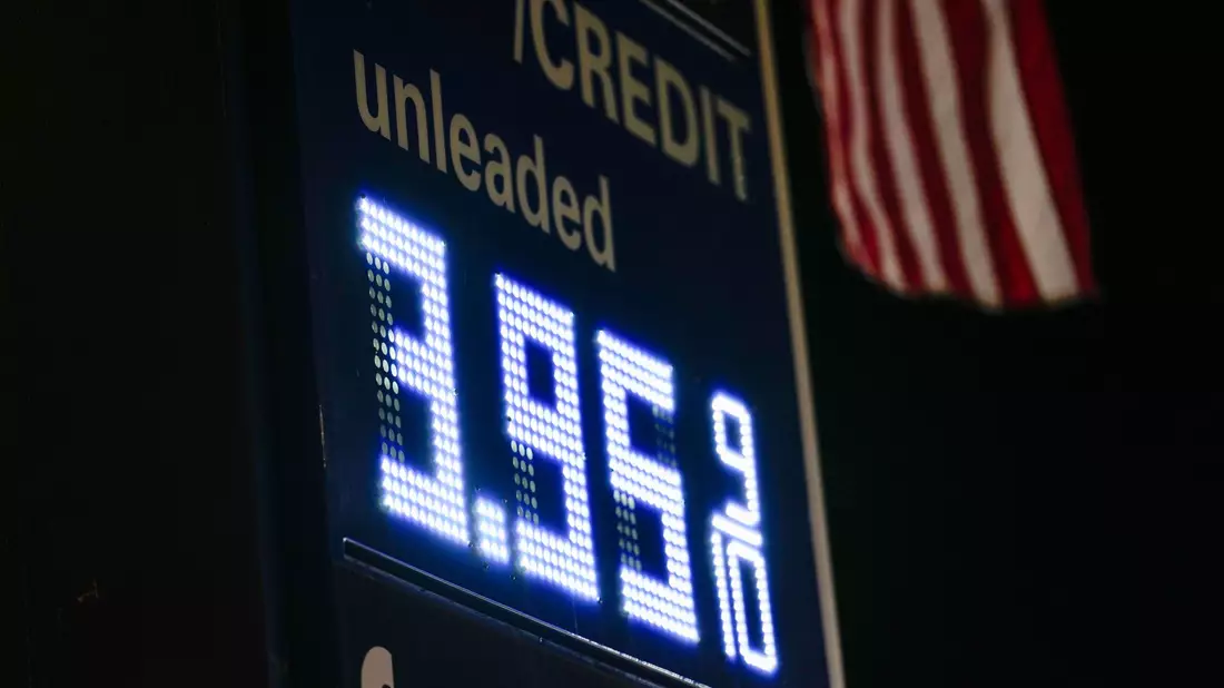 US-Benzinpreise steigen auf höchstes Niveau seit Jahren (Archivbild). - Bild: Jenny Kane/AP/dpa
