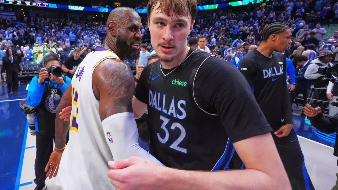 Cooper Flagg (r.) stellte Superstar LeBron James in den Schatten. - Bild: LM Otero/AP/dpa