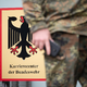 Männer sollen sich bei längeren Auslandsaufenthalten beim Karrierecenter der Bundeswehr abmelden. (Archivbild) - Foto: Marijan Murat/dpa