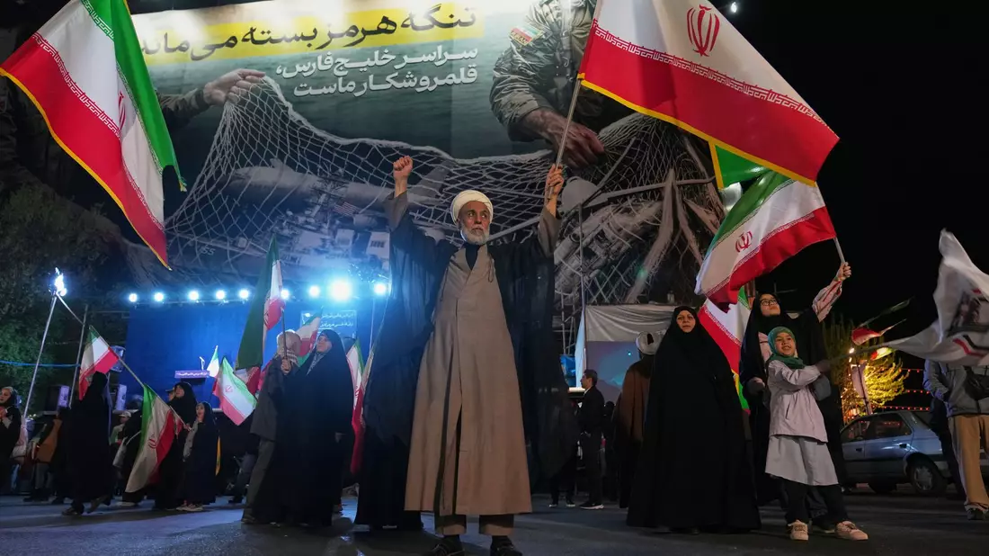 Der Iran reagierte auf Trumps Äußerungen mit eigenen Drohungen.  - Bild: Francisco Seco/AP/dpa