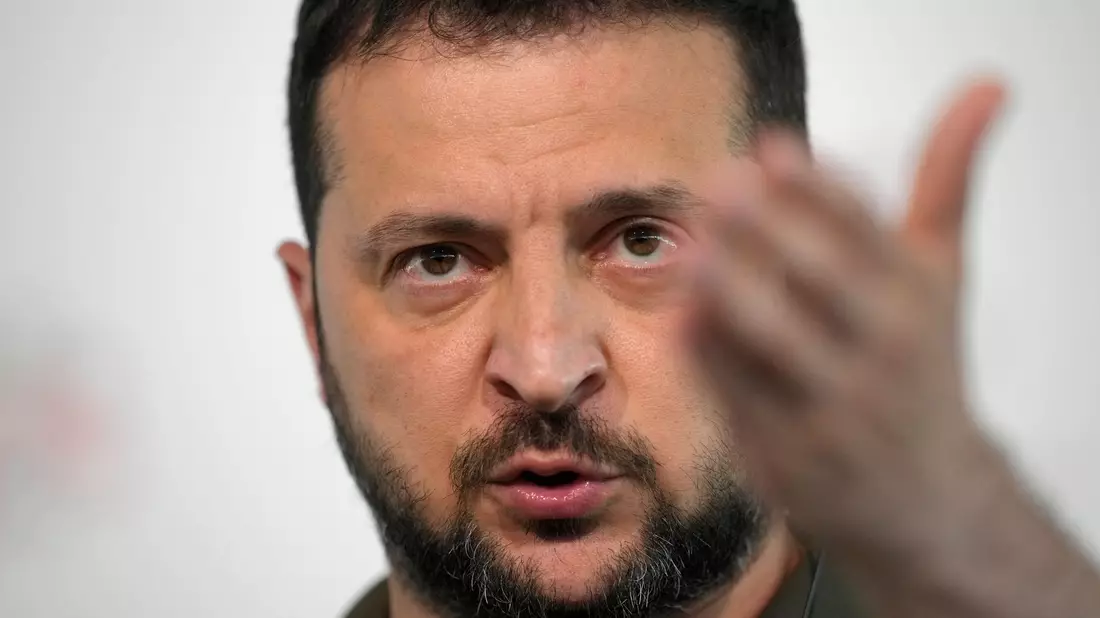 Der ukrainische Präsident Wolodymyr Selenskyj hat Russland eine Teilwaffenruhe für Angriffe auf Energieanlagen angeboten. (Archivbild) - Bild: Vadim Ghirda/AP/dpa