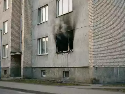 Feuer in Aichacher Wohnhaus: Eine Verletzter nach schnellem Feuerwehreinsatz - Foto: über boerse-global.de