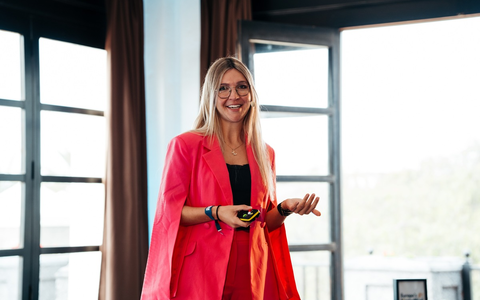 Wie diese Frau 100.000 Euro im Monat verdient, während sie um die Welt reist - Foto: presseportal.de Wie diese Frau 100.000 Euro im Monat verdient, während sie um die Welt reist - Foto: presseportal.de