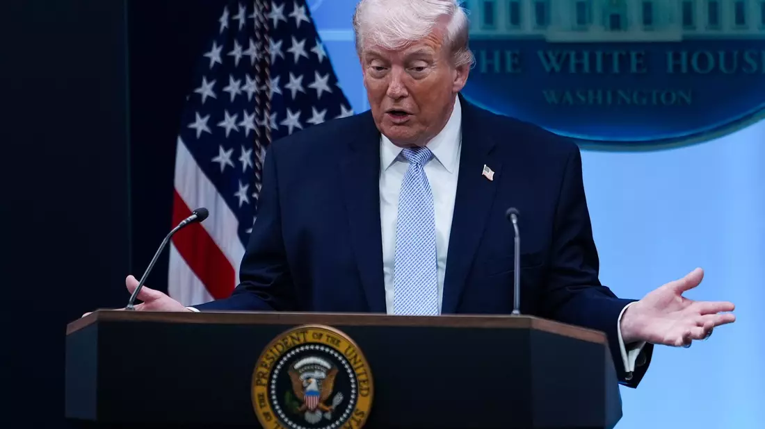 US-Präsident Donald Trump droht Ländern mit Strafzöllen. (Archivbild) - Bild: Julia Demaree Nikhinson/AP/dpa