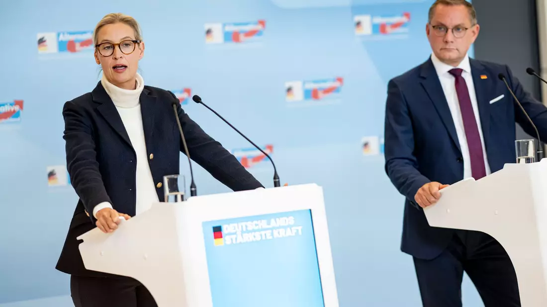 Versammeln die Bundestagsfraktion zur Klausur in Cottbus: Die AfD-Partei- und Fraktionschefs Alice Weidel und Tino Chrupalla. (Archivbild) - Bild: Fabian Sommer/dpa