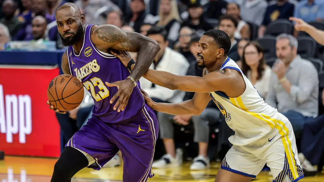 LeBron James (links) führte die Lakers zu einem Sieg bei den Warriors. - Bild: Carlos Avila Gonzalez/San Francisco Chronicle/AP/dpa