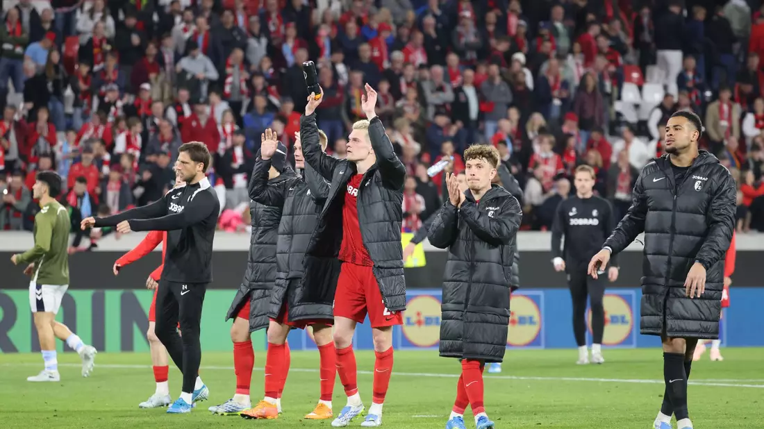 Der SC Freiburg steht vor dem Halbfinal-Einzug in der Europa League. - Bild: Philipp von Ditfurth/dpa