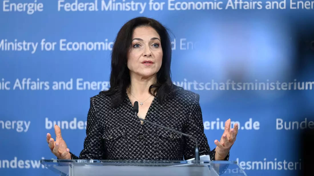 Ministerin Reiche geht auf die SPD los. (Archivbild) - Bild: Elisa Schu/dpa