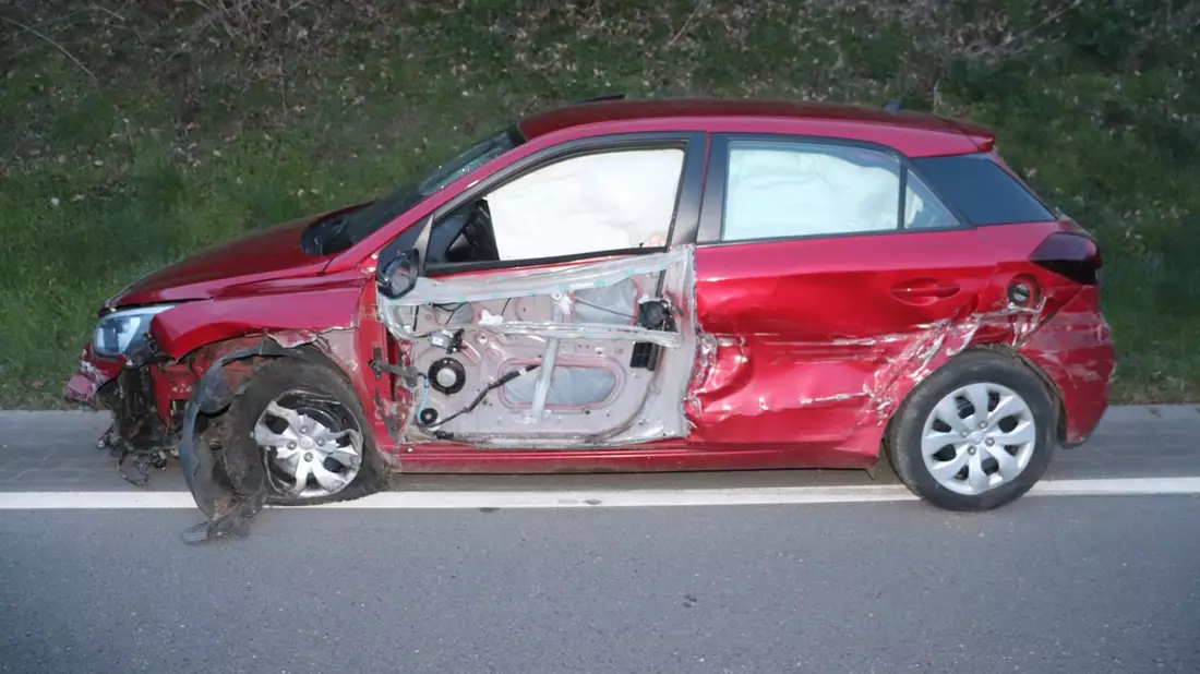 POL-HX: Betrunken gegen Leitplanke - Fahrer verletzt sich schwer - Bild: presseportal.de