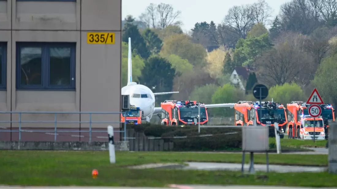Die Landung sei sicher verlaufen, teilte eine Sprecherin des Hamburger Airports auf Anfrage mit.  - Bild: Jonas Walzberg/dpa