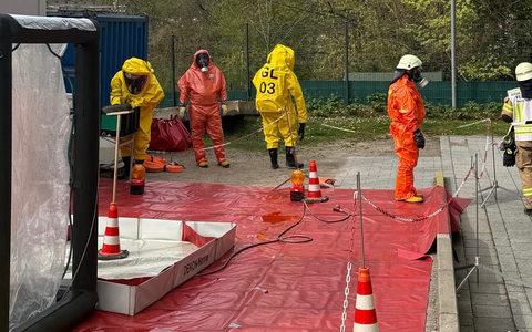 FW-GL: Gefahrstoffaustritt in Nebengebäude des Evangelischen Krankenhauses - Einsatz beendet - Foto: presseportal.de FW-GL: Gefahrstoffaustritt in Nebengebäude des Evangelischen Krankenhauses - Einsatz beendet - Foto: presseportal.de