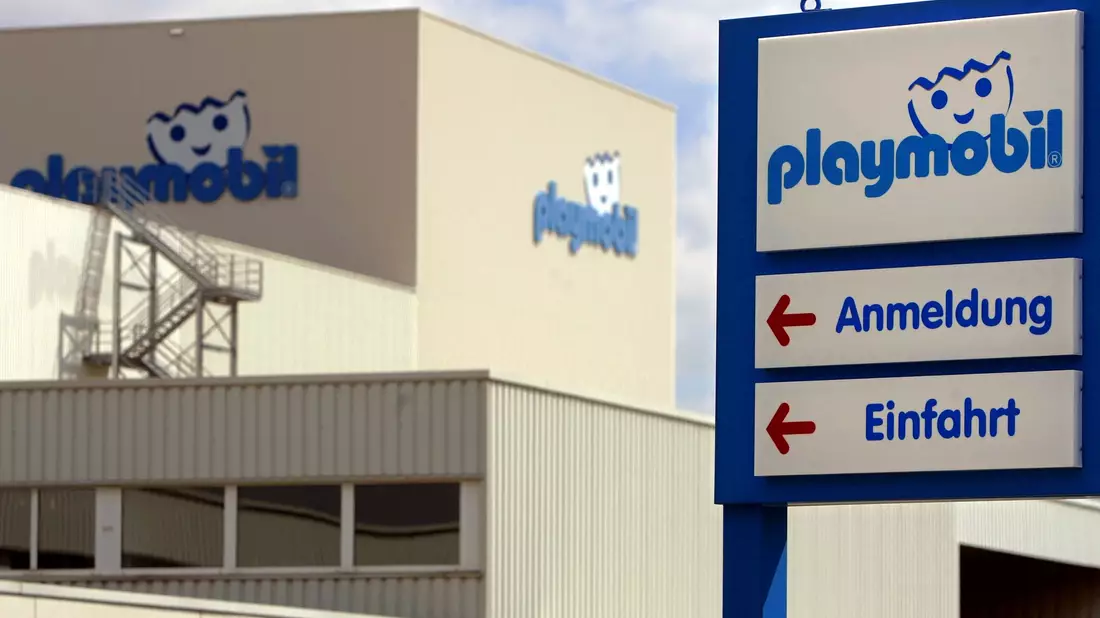 Das Playmobil-Werk in Dietenhofen, einziger Produktionsstandort in Deutschland für die Spielzeug-Figuren, soll planmäßig Ende Juni schließen. (Archivbild) - Bild: Alexander Rüsche/dpa