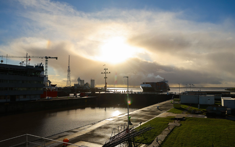 Den Nord-Ostsee-Kanal nutzen wieder mehr Schiffe. (Archivbild) - Foto: Christian Charisius/dpa