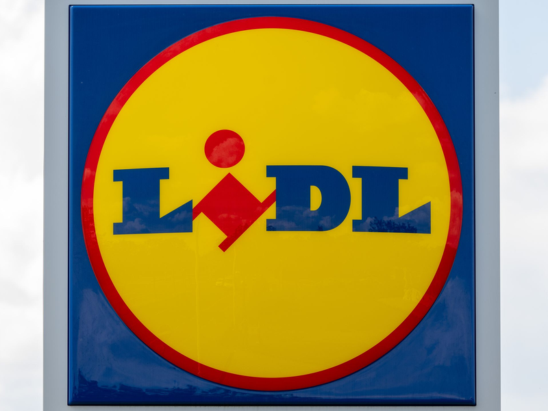Lidl baut ein Pub in Nordirland. (Archivbild) - Foto: Hendrik Schmidt/dpa