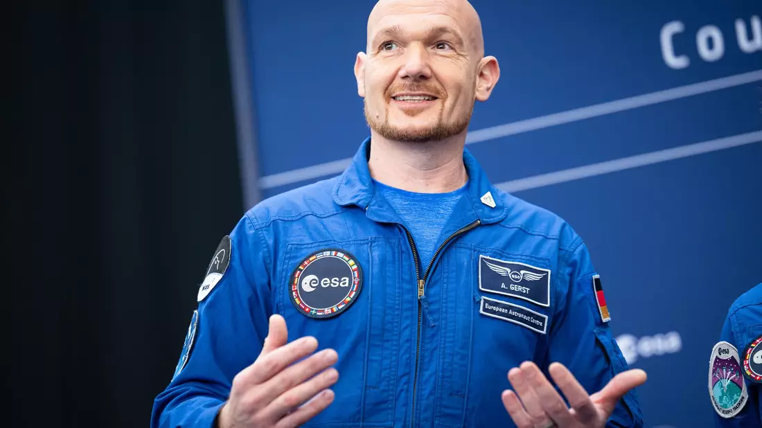 Der Raumfahrer Alexander Gerst sieht die Mondmission als Grundlage für weitere Forschungen. (Archivbild) - Bild: Sina Schuldt/dpa