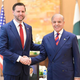 US-Vizepräsident JD Vance bei Vorgesprächen mit dem pakistanischen Premier, Shehbaz Sharif. - Foto: ---/Pressebüro Pakistanische Regierung/dpa