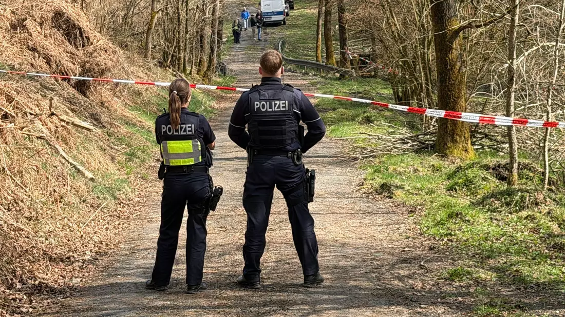 Ermittelt wird in alle Richtungen. - Bild: Berthold Stamm/dpa