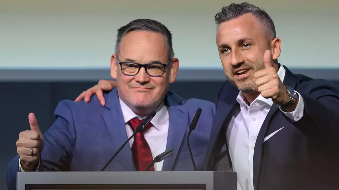 «Wir sind der Rammbock des Volkes, mit dem das Volk demokratisch in die Festungen des etablierten Machtkartells eindringt», sagt AfD-Landeschef Martin Reichardt (links). Ulrich Siegmund soll nach dem Willen der AfD Ministerpräsident werden. - Bild: Hendrik Schmidt/dpa
