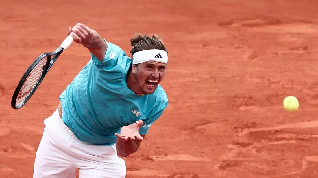 Wieder raus im Halbfinale: Alexander Zverev verlor erneut gegen Jannik Sinner. - Bild: Thibaud Moritz/AFP/dpa