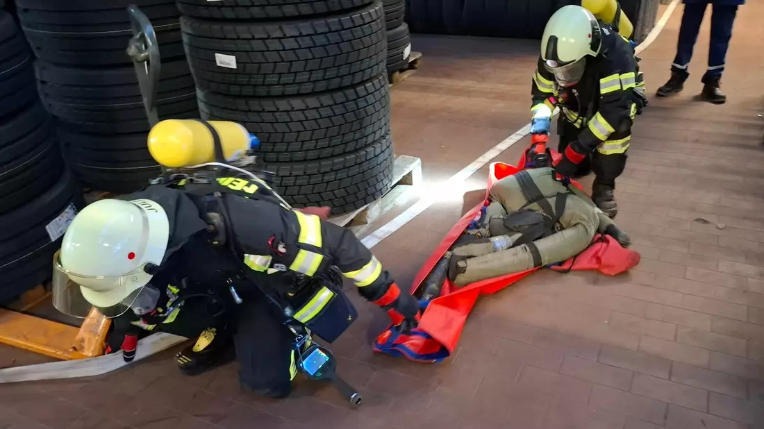 FW-AUR: Feuerwehren und THW gemeinsam bei Übung gefordert - Bild: presseportal.de