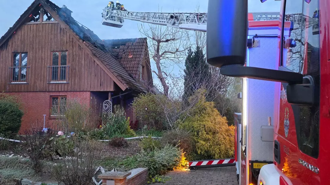 FW Celle: Gebäudebrand in Bostel - 2. Lagemeldung - Bild: presseportal.de