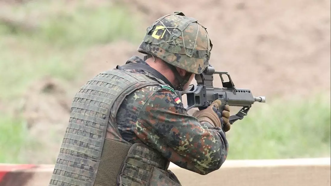 Bundeswehr-Soldat mit G36 (Archiv) - Bild: via dts Nachrichtenagentur