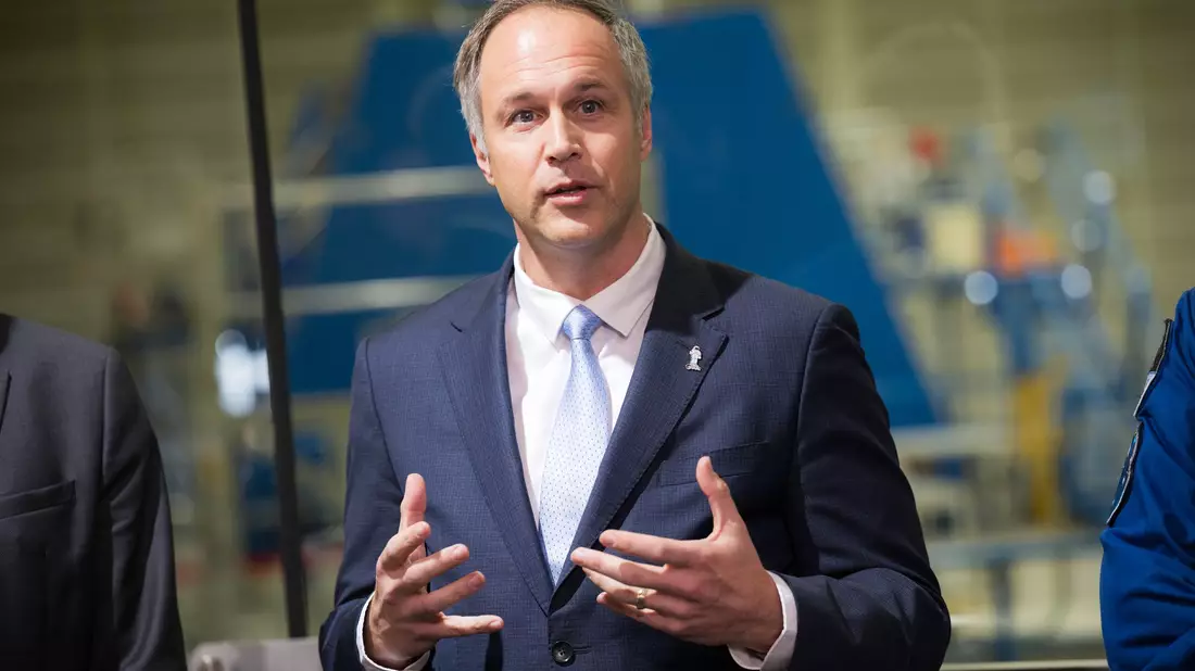 Daniel Neuenschwander, Direktor für bemannte und robotergestützte Raumfahrt bei der Esa, hat eine europäische Forschungsstation auf dem Mond im Blick. (Archivbild) - Bild: Sina Schuldt/dpa