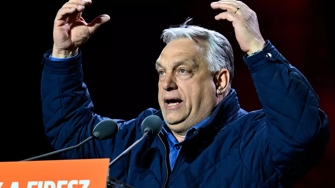 Regierungschef Orban will nach 16 Jahren weiter an der Macht bleiben.  - Bild: Denes Erdos/AP/dpa