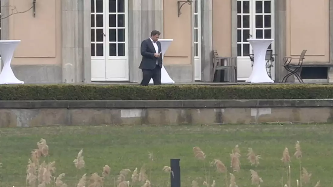 Finanzminister Klingbeil in der Villa Borsig, dem Gästehaus des Auswärtigen Amts am Tegeler See. - Bild: Sven Käuler/dpa