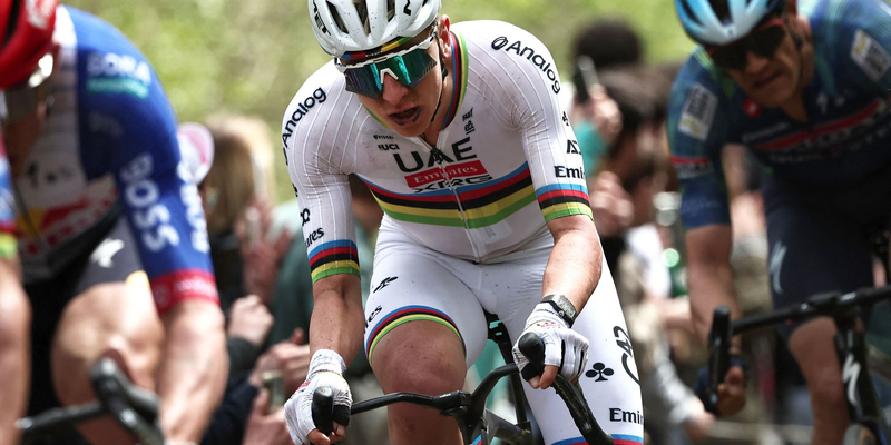 Tadej Pogacar bei Paris-Roubaix.  - Foto: Anne-Christine Poujoulat/AFP/dpa