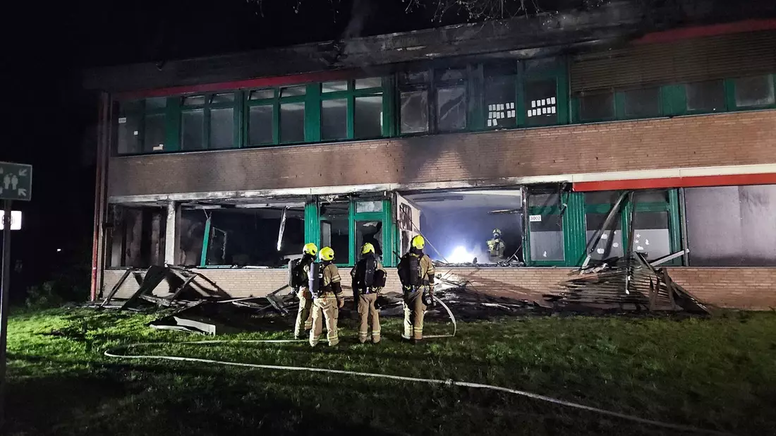 FW Gronau: Nächtlicher Brand am Berufskolleg für Wirtschaft und Verwaltung - Bild: presseportal.de