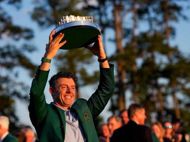 Rory McIlroy ist erst der vierte erfolgreiche Titelverteidiger in der Geschichte des Masters. - Foto: David J. Phillip/AP/dpa