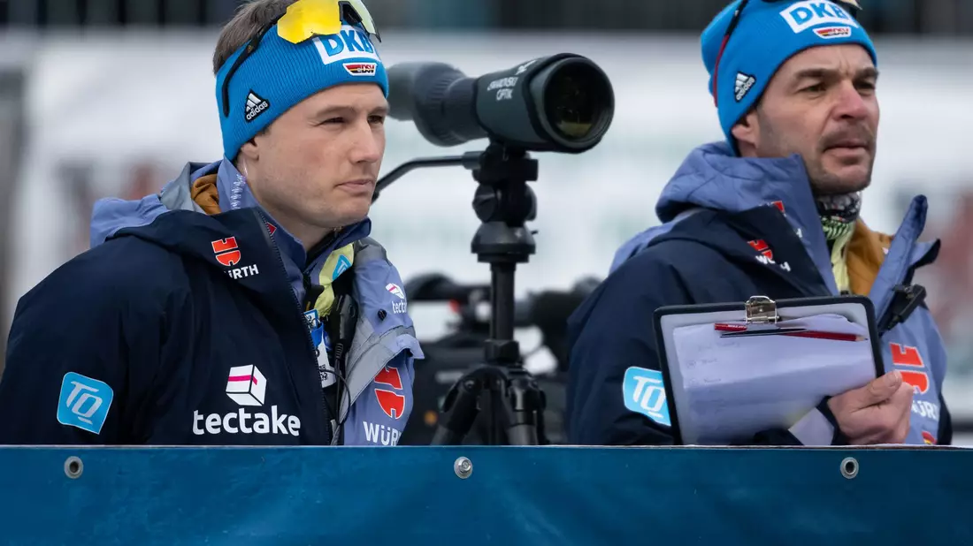 Kristian Mehringer (r) und Sverre Olsbu Röiseland hatten viele Jahre die Damen betreut. (Archivbild) - Bild: Sven Hoppe/dpa