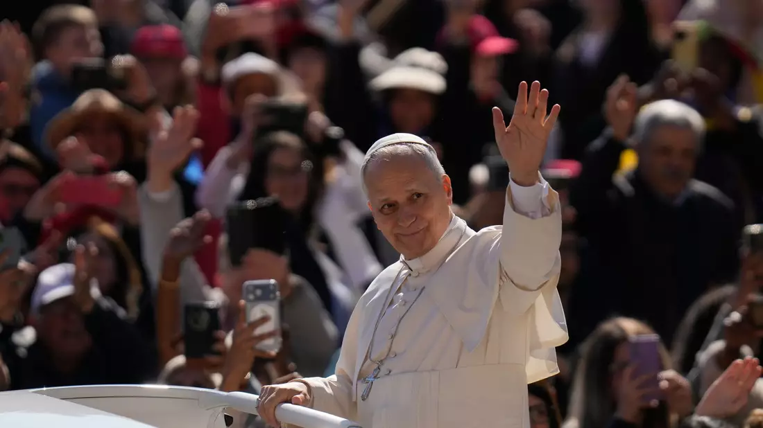 Papst Leo XIV. beginnt heute seine elftägige Afrika-Reise. (Archivbild)  - Bild: Gregorio Borgia/AP/dpa