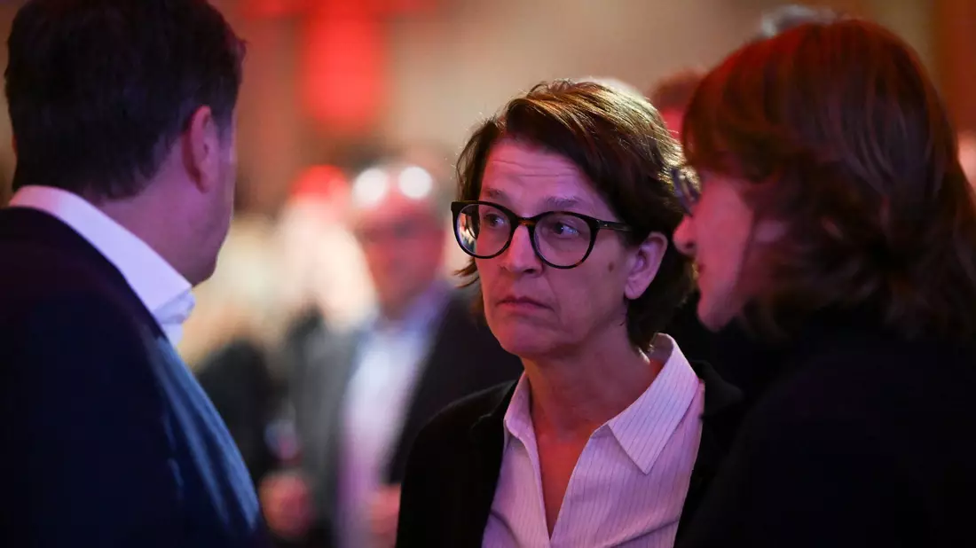 Seit diesem Jahr ist Tatjana Haenni CEO von RB Leipzig. (Archivbild) - Bild: Florian Wiegand/dpa