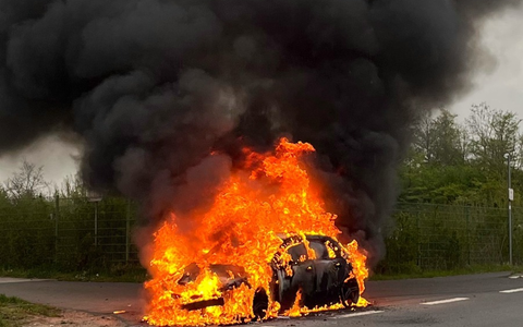 POL-DN: Pkw-Brand - Foto: presseportal.de