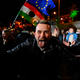 In Budapest und vielen anderen Städten des Landes feierten die Menschen ausgelassen den Wahlsieg der Tisza-Partei.  - Foto: Denes Erdos/AP/dpa
