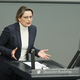 Bundesjustizministerin Stefanie Hubig (SPD) will Mieterinnen und Mieter vor hohen Mietkosten schützen - unter anderem durch mehr Regulierung beim möblierten Wohnen. (Archivfoto) - Foto: Michael Kappeler/dpa