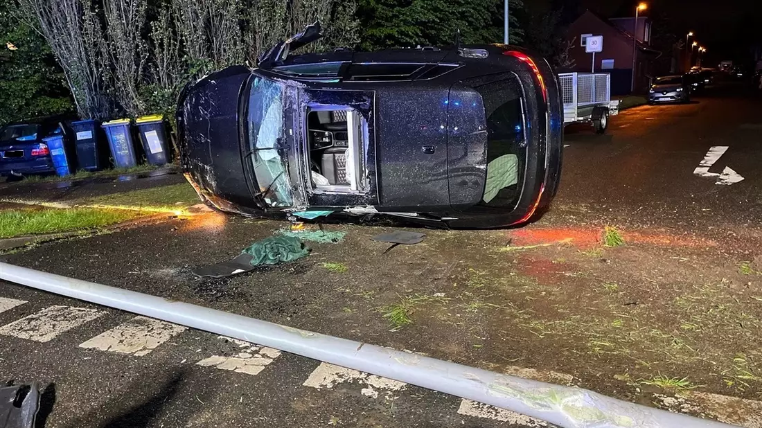 POL-DU: Bergheim: Audi kommt von Fahrbahn ab - Anzeige - Bild: presseportal.de