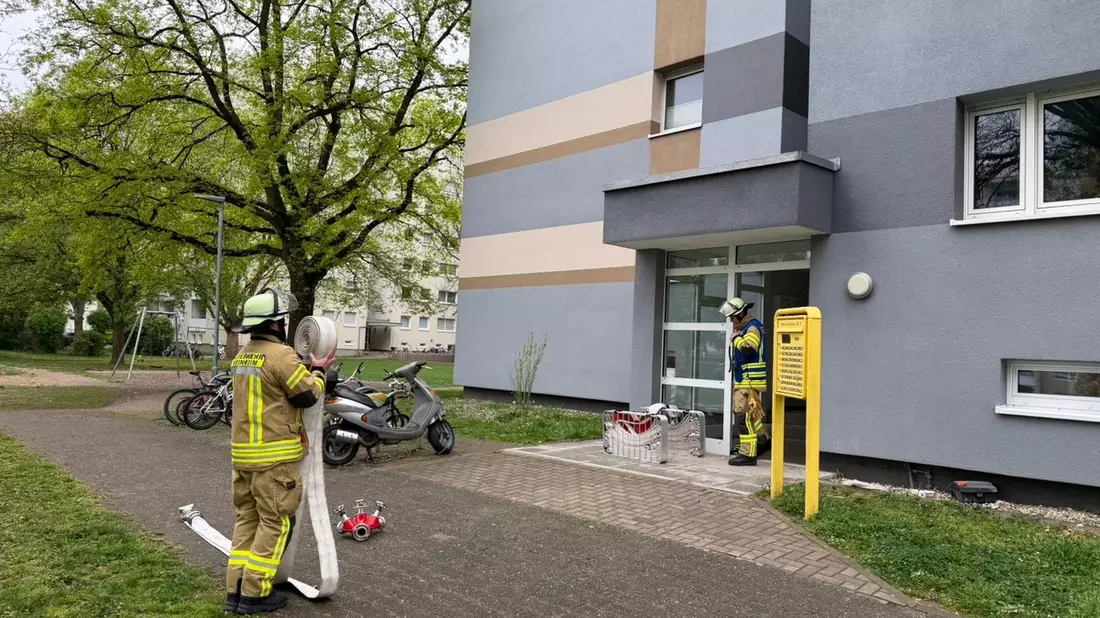 FW Weinheim: Brandmeldeanlage und Feuermeldung fordern die Feuerwehr Weinheim - Bild: presseportal.de