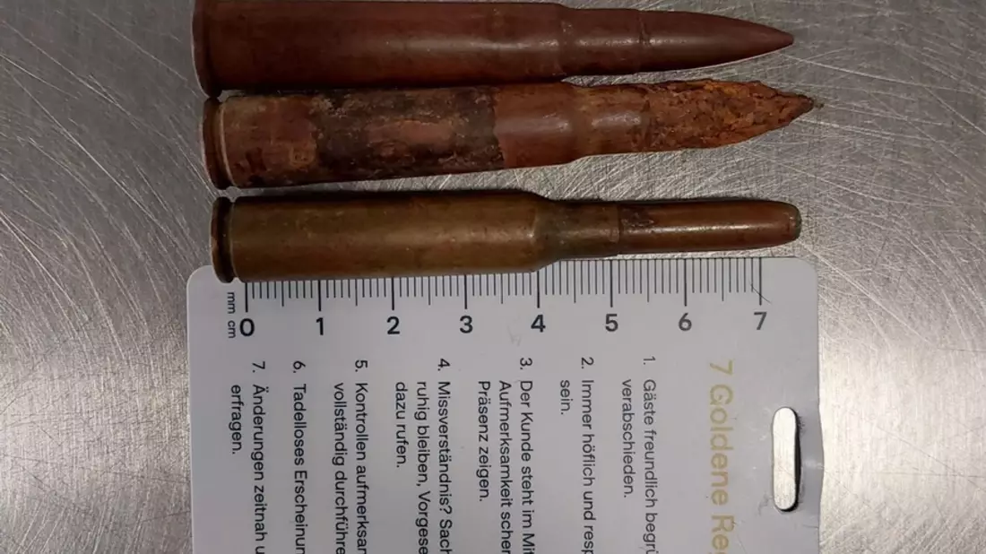 BPOL NRW: Bundespolizei stellt Munition und Messer im Handgepäck am Flughafen Köln/Bonn sicher - Bild: presseportal.de