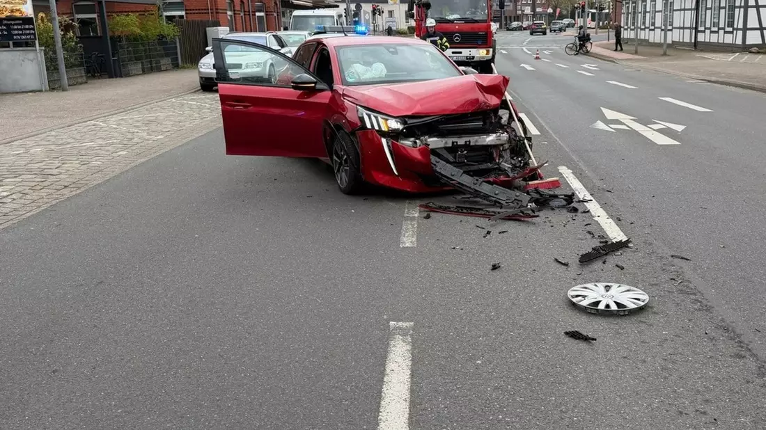 FFW Bergen: Verkehrsunfall mit zwei PKW - Bild: presseportal.de